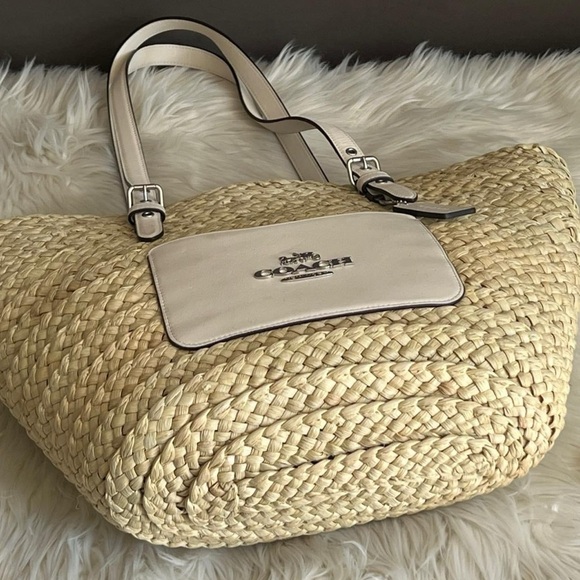 CJ518 - Coach Large Tote - Picture 5 of 12